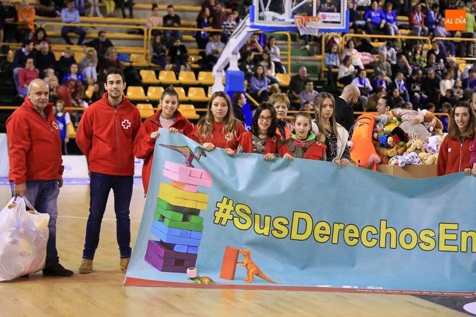 Foto 2 - Perfumer&iacute;as Avenida derrota al IDK Gipuzkoa tras una gran primera parte (58-54)