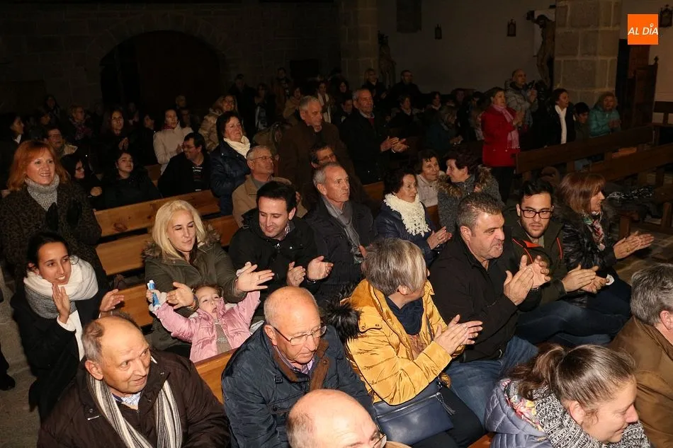 Foto 3 - El coro de Los Santos y el de Florida de Li&eacute;bana ofrecen un emotivo concierto navide&ntilde;o