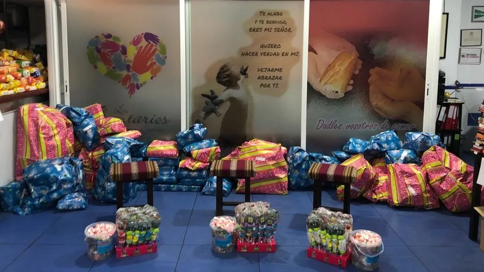 Reparto de Navidad en el Comedor de los Pobres con motivo de las fiestas navideñas