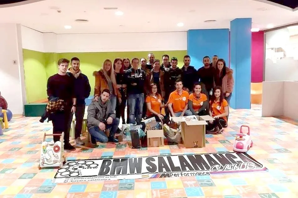 Foto 2 - El Club BMW Salamanca recoge juguetes para los ni&ntilde;os m&aacute;s necesitados  
