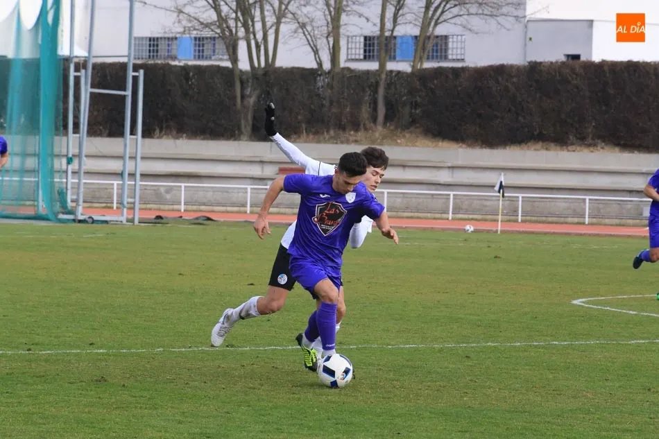 Foto 11 - La diferencia de goles da&nbsp;el liderato al filial del Salamanca UDS  