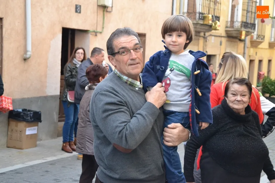 Foto 5 - Exitoso estreno de la chocolatada callejera de la calle Valera  