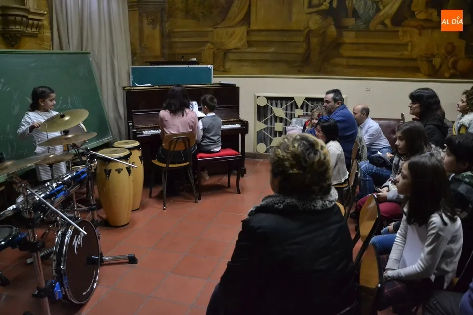 Foto 4 - Los alumnos del taller de piano del CSA Aldea muestran lo que han aprendido  