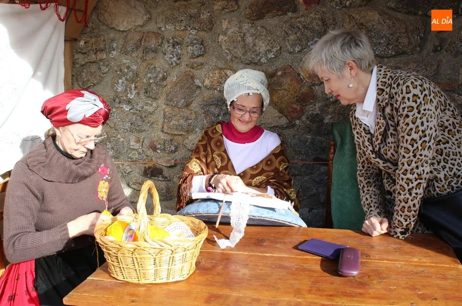 Foto 2 - M&aacute;s de ochenta vecinos representan el Bel&eacute;n Viviente de Valdemierque