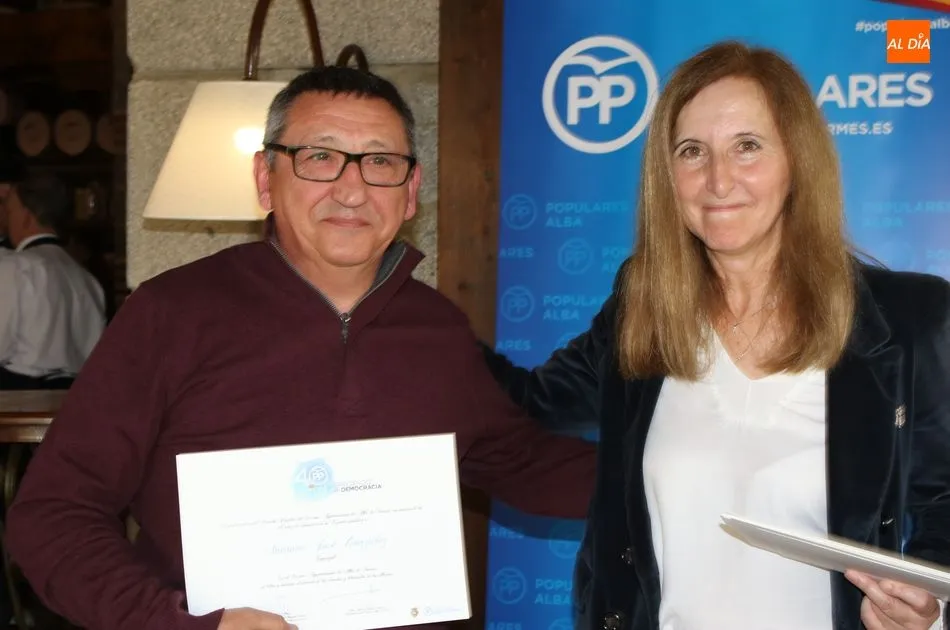 Foto 10 - El Partido Popular homenajea a alcaldes y concejales electos en democracia