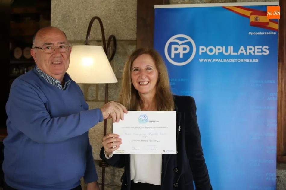 Foto 6 - El Partido Popular homenajea a alcaldes y concejales electos en democracia