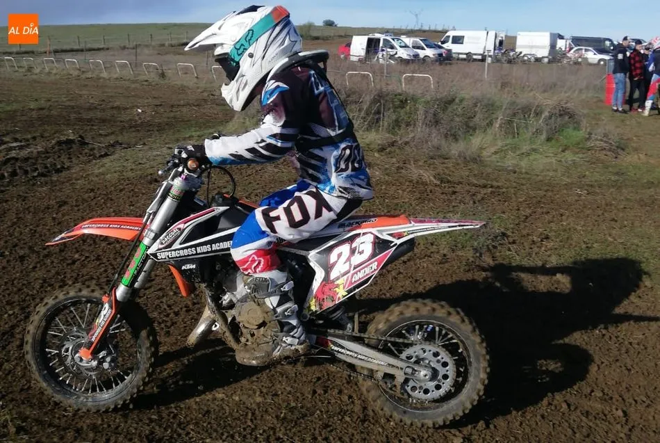 Foto 2 - Ander Redero se pone a prueba en la quedada motera&nbsp;Racing  