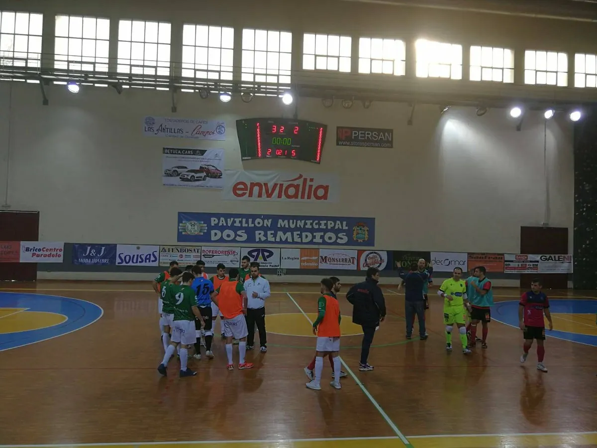 Foto 2 - El Sala Ourense corta la racha del Piensos Dur&aacute;n Albense (3-2)
