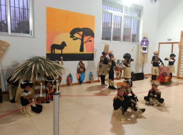 Foto 6 - Bel&eacute;n viviente, actuaciones y chocolada para recibir la Navidad en el Colegio La Encarnaci&oacute;n