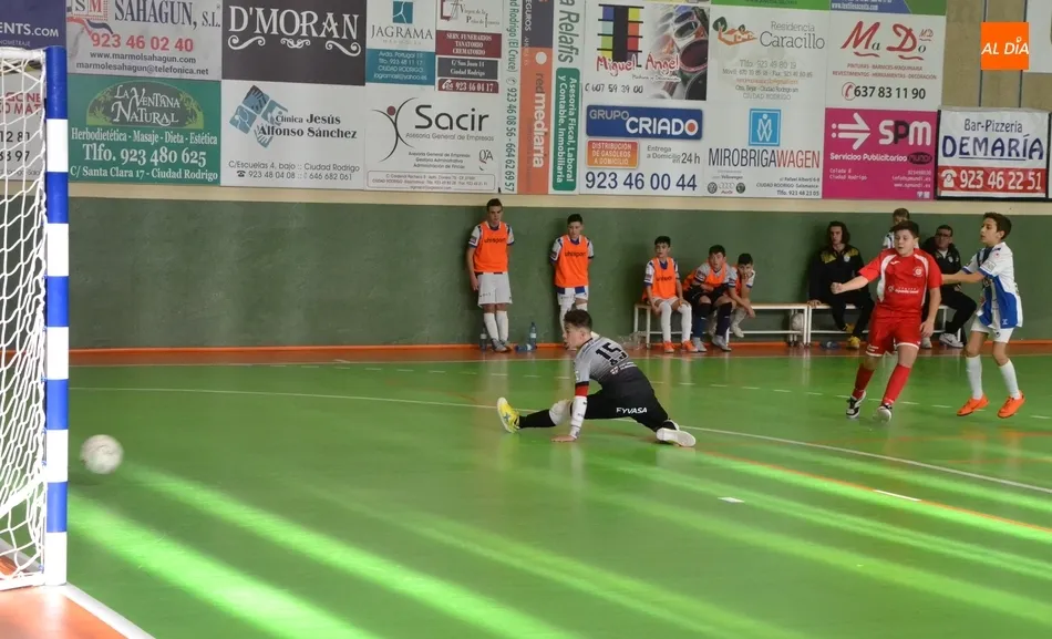 Foto 10 - [M 22|23 DIC] El Infantil del III Columnas consigue la &uacute;ltima victoria de los equipos federados en ...
