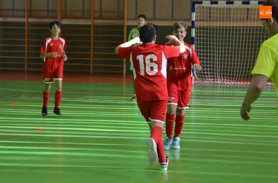 Foto 7 - [M 22|23 DIC] El Infantil del III Columnas consigue la &uacute;ltima victoria de los equipos federados en ...