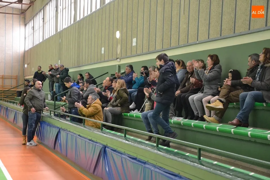 Foto 3 - [M 22|23 DIC] El Infantil del III Columnas consigue la &uacute;ltima victoria de los equipos federados en ...