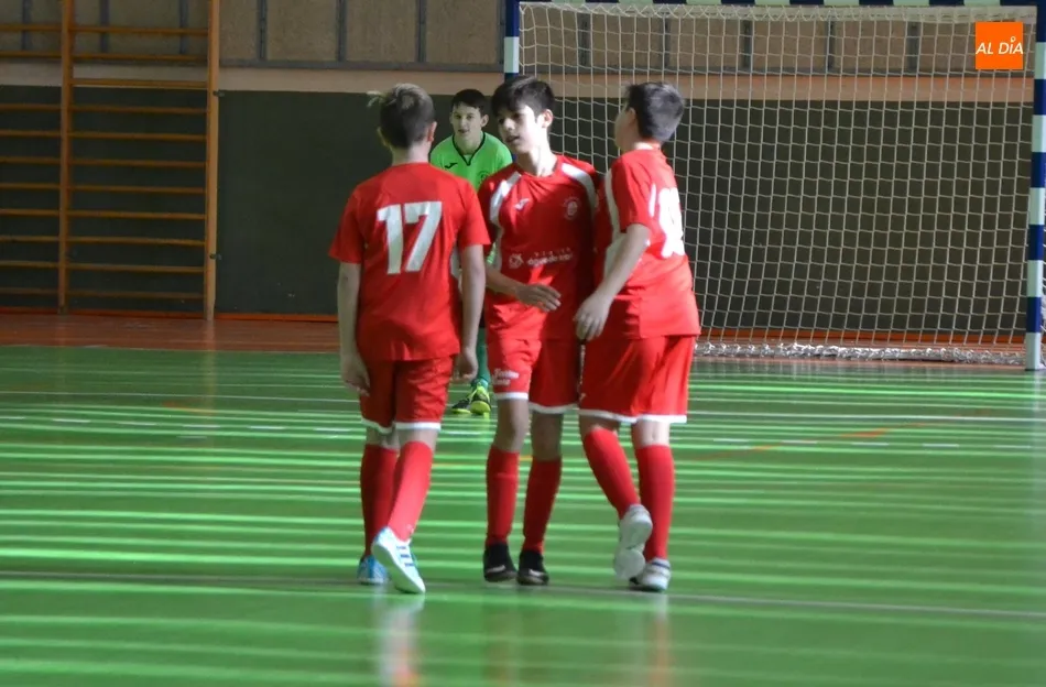 Foto 5 - [M 22|23 DIC] El Infantil del III Columnas consigue la &uacute;ltima victoria de los equipos federados en ...
