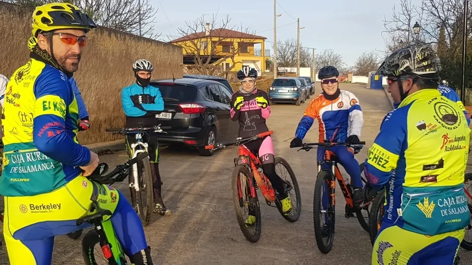 Foto 9 - M&aacute;s de 40 ciclistas toman parte en &lsquo;La &Uacute;ltima KDD del a&ntilde;o&rsquo;  