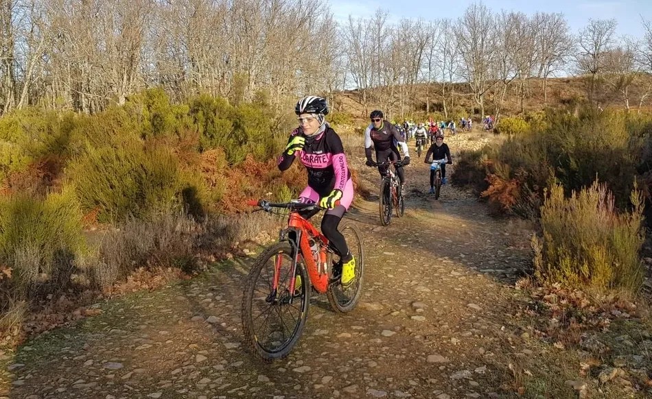 Foto 5 - M&aacute;s de 40 ciclistas toman parte en &lsquo;La &Uacute;ltima KDD del a&ntilde;o&rsquo;  