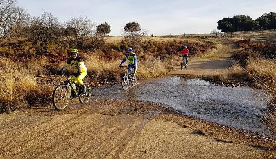 Foto 4 - M&aacute;s de 40 ciclistas toman parte en &lsquo;La &Uacute;ltima KDD del a&ntilde;o&rsquo;  