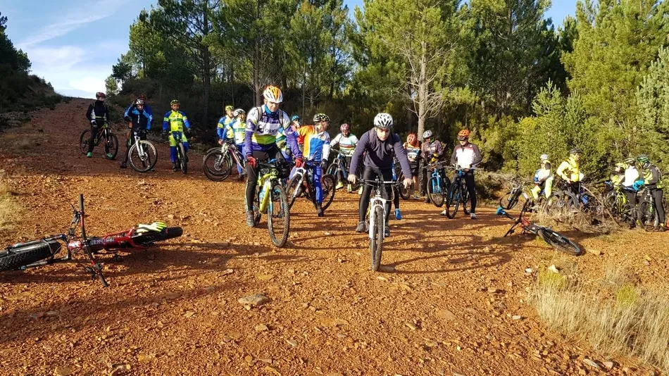 Foto 3 - M&aacute;s de 40 ciclistas toman parte en &lsquo;La &Uacute;ltima KDD del a&ntilde;o&rsquo;  
