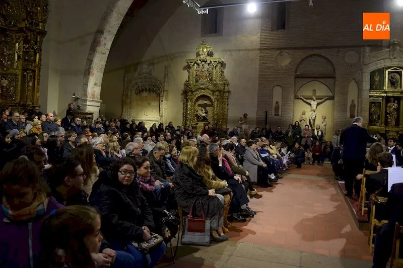 Foto 4 - La Banda de M&uacute;sica no falt&oacute; a su cita con la Navidad albense con su tradicional concierto