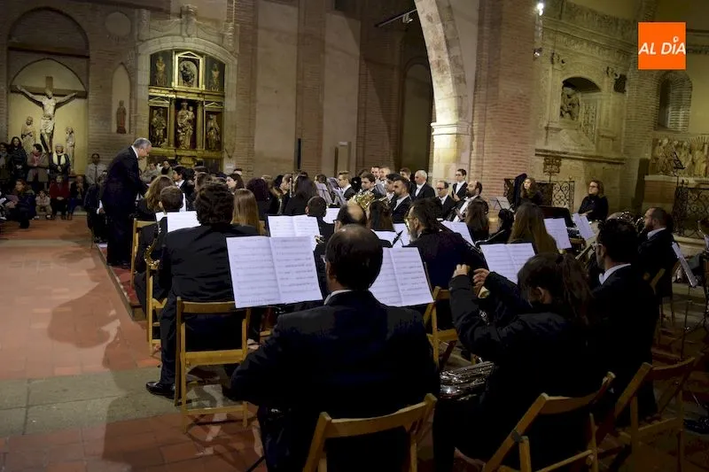 Foto 2 - La Banda de M&uacute;sica no falt&oacute; a su cita con la Navidad albense con su tradicional concierto