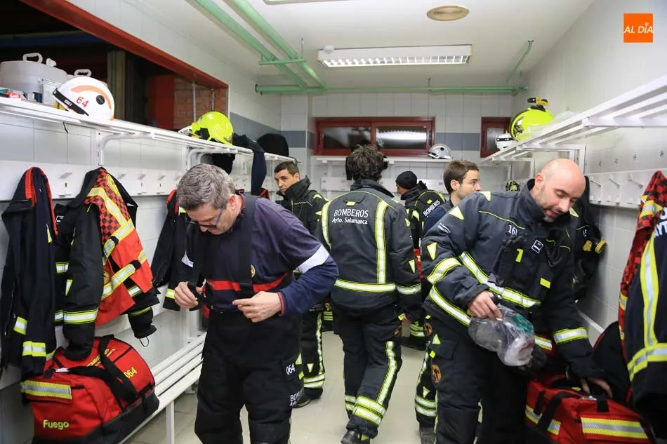 Foto 2 - Los bomberos celebran la Nochebuena con una animada cena