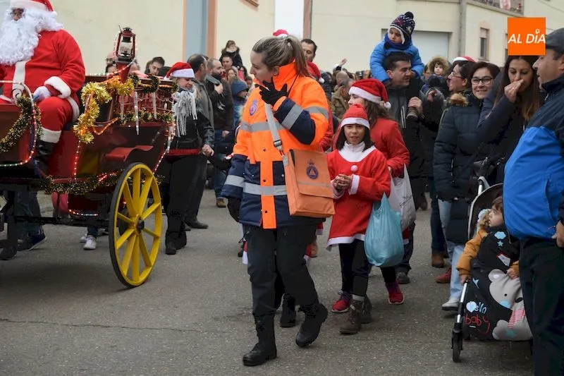 Foto 5 - Pap&aacute; Noel regala una tarde m&aacute;gica a los albenses m&aacute;s peque&ntilde;os