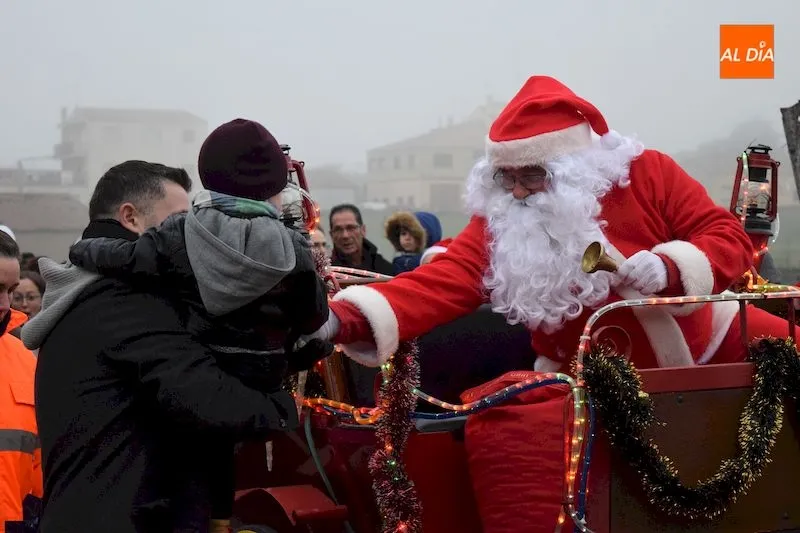 Foto 4 - Pap&aacute; Noel regala una tarde m&aacute;gica a los albenses m&aacute;s peque&ntilde;os