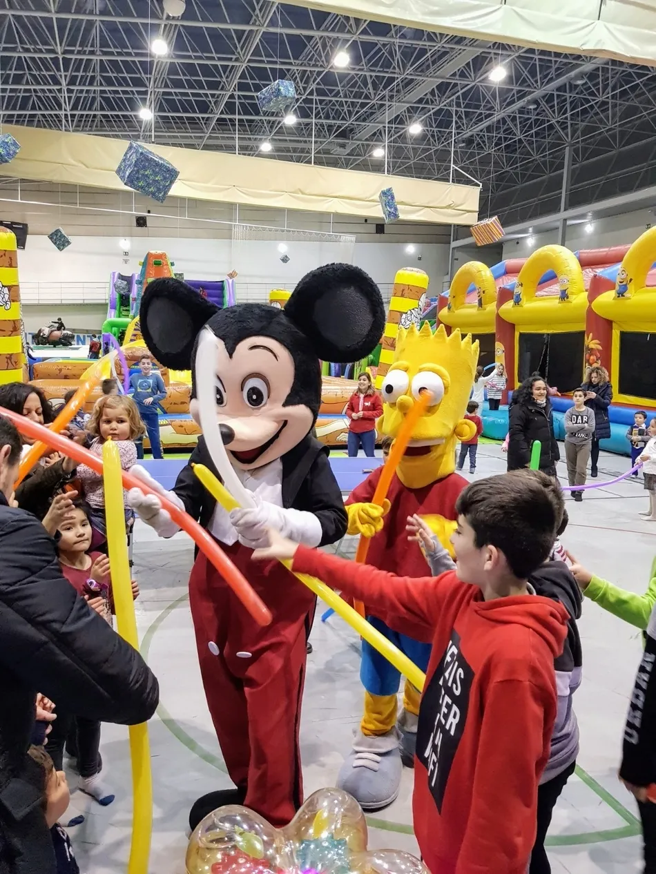 Foto 2 - Mickey visita Navilandia  