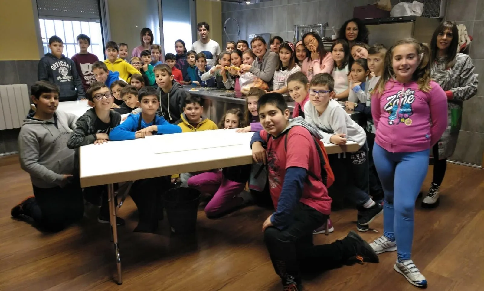 Alumnos de Primaria cerraron el trimestre elaborando farinato  