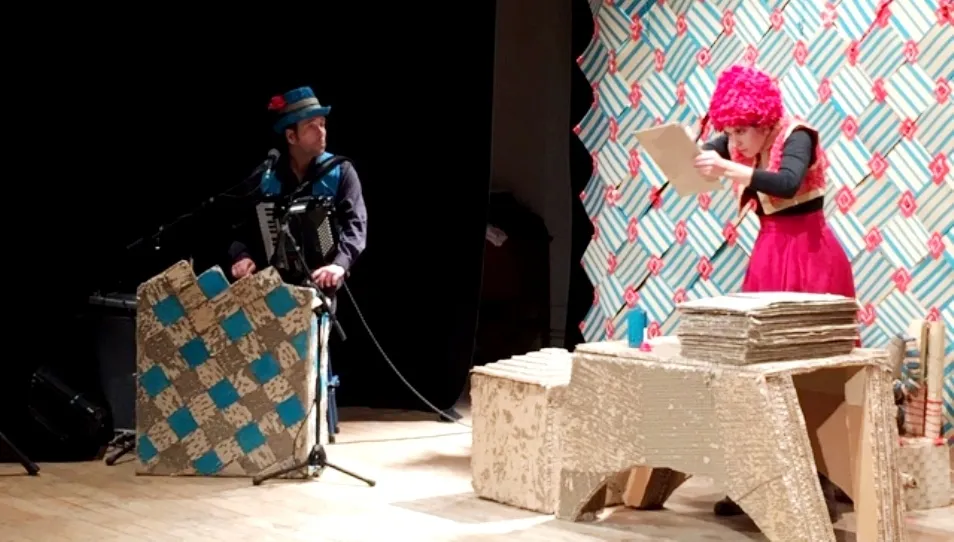 CabeÇa de Vento en una escena de  ‘Cuentos de cartón’,