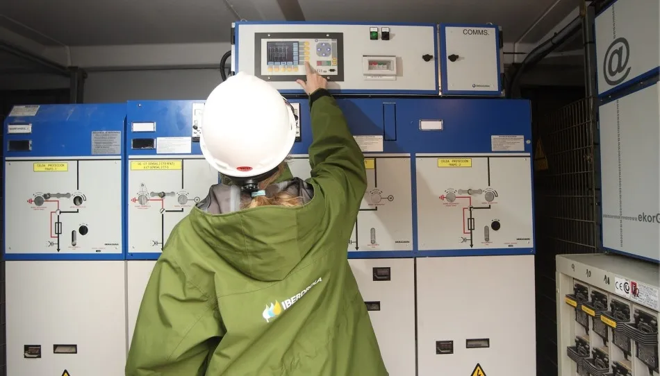 Centro de transformación adaptado a la red inteligente