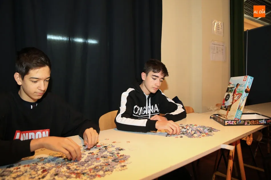 Foto 6 - Buen ambiente&nbsp; en el inicio del XVIII Concurso Nacional de Puzzles
