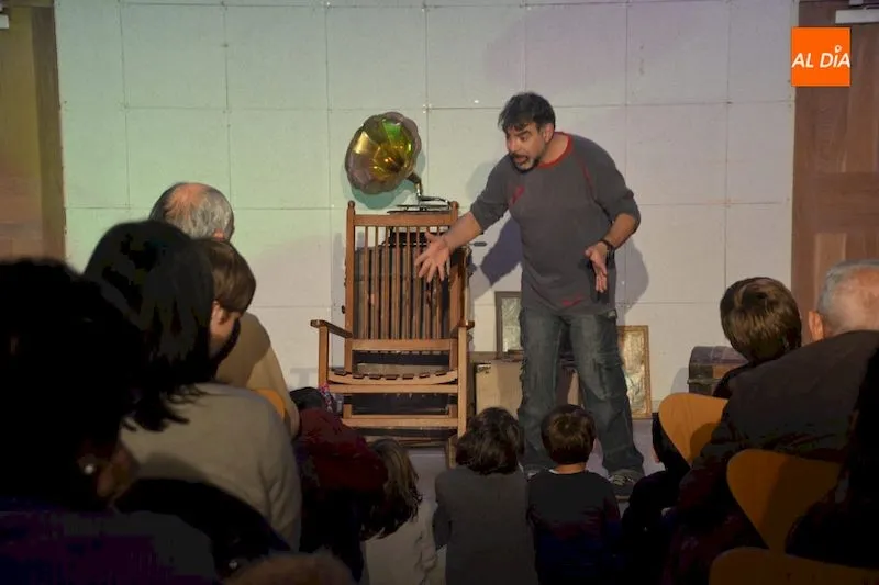 Fabularia Teatro abre un mundo mágico de la mano de sus ‘Cuentos del desván de mi abuelo’