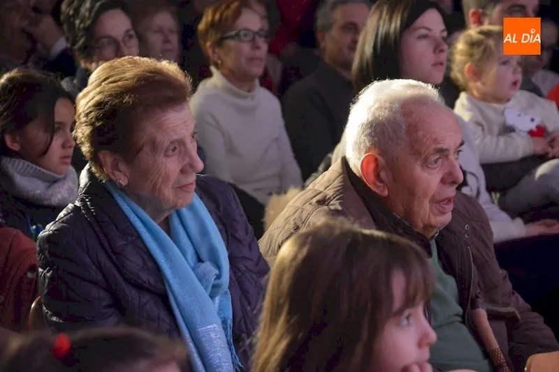Foto 9 - Fabularia Teatro abre un mundo m&aacute;gico de la mano de sus &lsquo;Cuentos del desv&aacute;n de mi abuelo&rsquo;