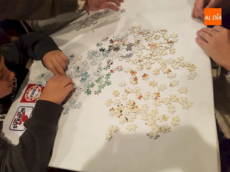 Foto 10 - Finaliza con &eacute;xito la primera jornada del XVIII Concurso Nacional de Puzzles Ciudad de Salamanca