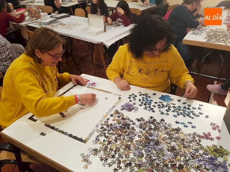 Foto 8 - Finaliza con &eacute;xito la primera jornada del XVIII Concurso Nacional de Puzzles Ciudad de Salamanca