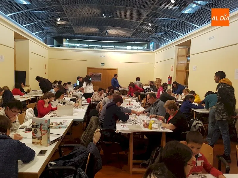 Foto 5 - Finaliza con &eacute;xito la primera jornada del XVIII Concurso Nacional de Puzzles Ciudad de Salamanca