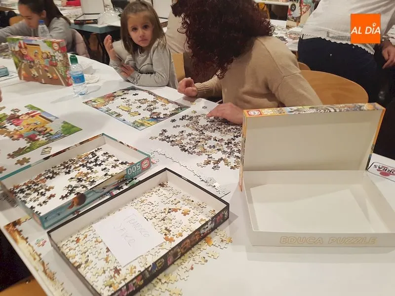 Foto 4 - Finaliza con &eacute;xito la primera jornada del XVIII Concurso Nacional de Puzzles Ciudad de Salamanca