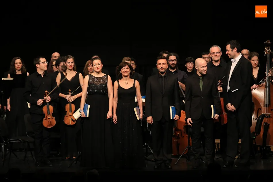 Foto 2 - El Coro Ars Nova interpreta con maestr&iacute;a &lsquo;El Mes&iacute;as&rsquo; de H&auml;ndel