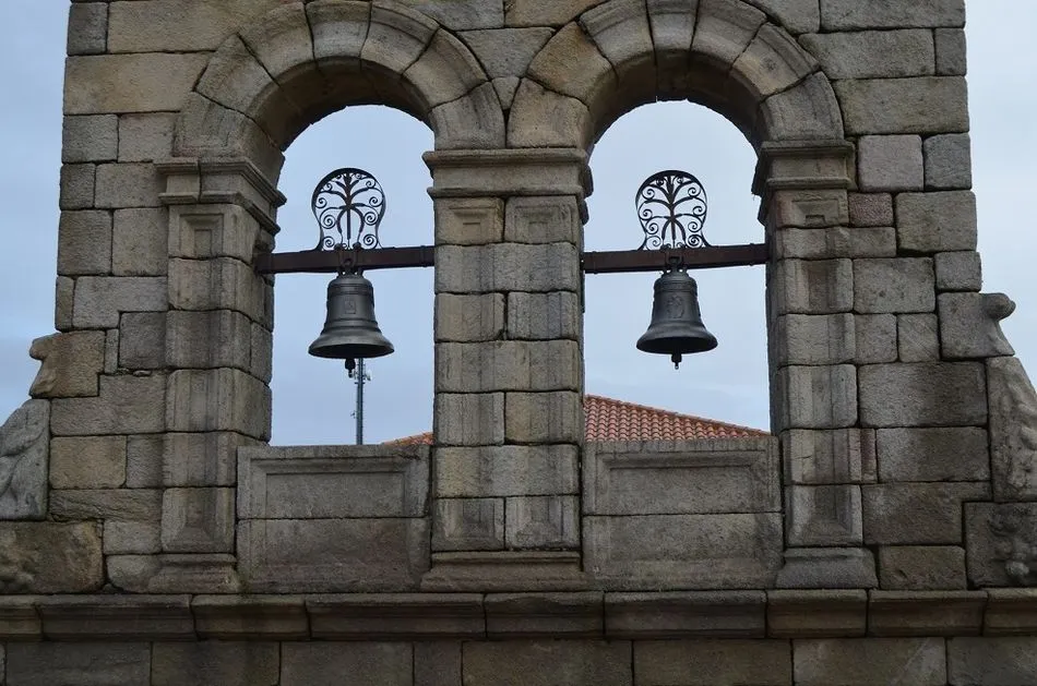 Foto 3 - La Cofrad&iacute;a de San Crist&oacute;bal acomete la limpieza de la ermita de Nuestra Se&ntilde;ora del &Aacute;rbol en...