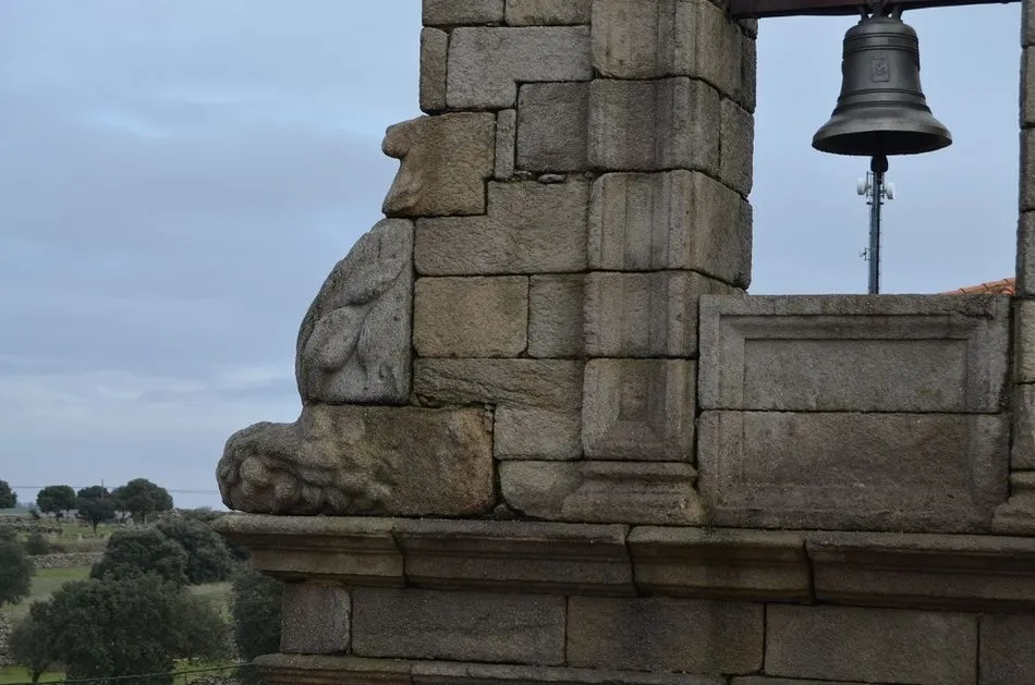 Foto 2 - La Cofrad&iacute;a de San Crist&oacute;bal acomete la limpieza de la ermita de Nuestra Se&ntilde;ora del &Aacute;rbol en...