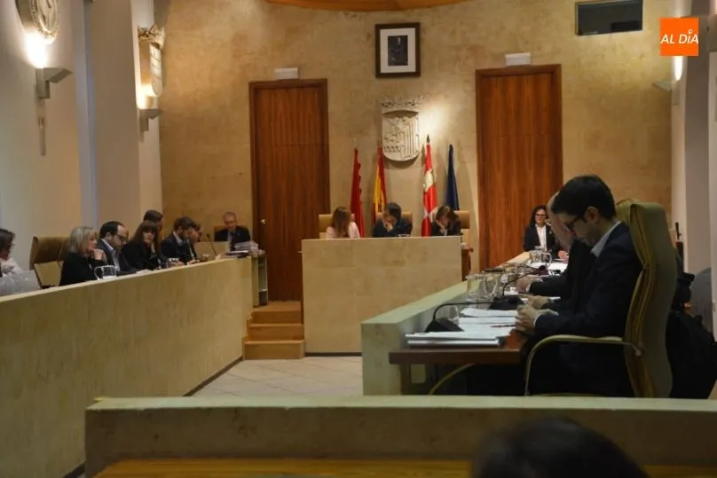 Luz verde del pleno a la inclusión de cláusulas sociales en los contratos municipales. Foto: Lydia González