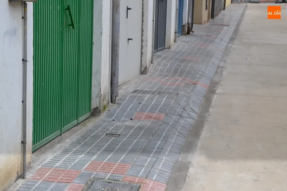 Foto 3 - La calle Fernando II dice adi&oacute;s a la tierra y a las piedras gracias a una inversi&oacute;n de 145.000&euro; ...