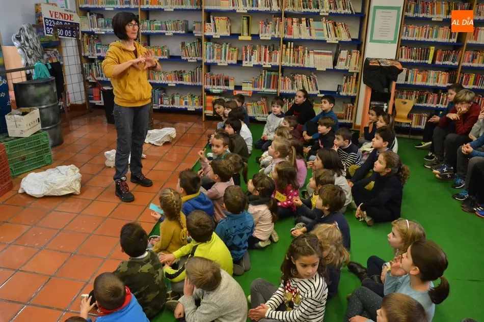 Foto 10 - Los &lsquo;Sue&ntilde;os de Navidad&rsquo; de Kamaru ponen el broche a las Navidades en la Biblio  