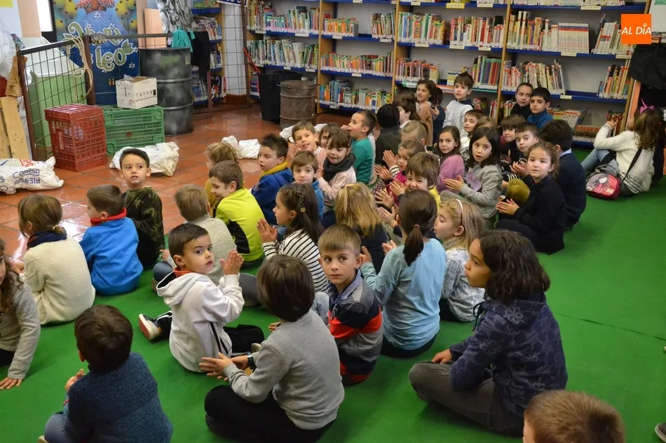Foto 8 - Los &lsquo;Sue&ntilde;os de Navidad&rsquo; de Kamaru ponen el broche a las Navidades en la Biblio  