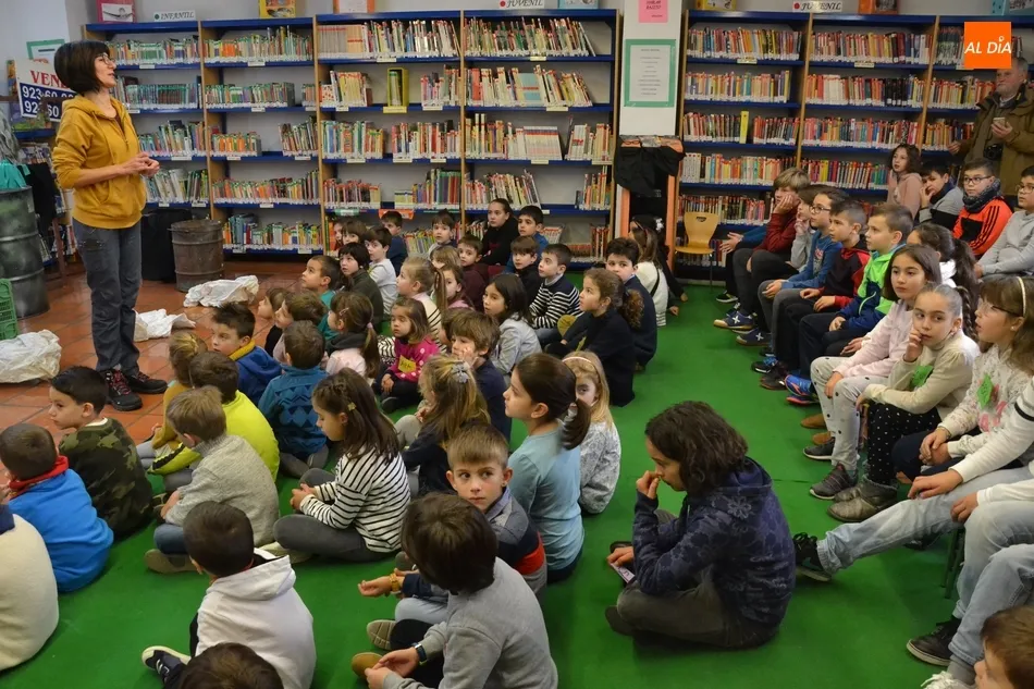 Foto 9 - Los &lsquo;Sue&ntilde;os de Navidad&rsquo; de Kamaru ponen el broche a las Navidades en la Biblio  