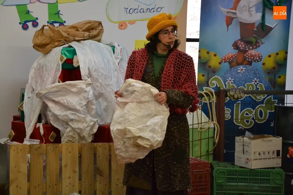 Foto 2 - Los &lsquo;Sue&ntilde;os de Navidad&rsquo; de Kamaru ponen el broche a las Navidades en la Biblio  