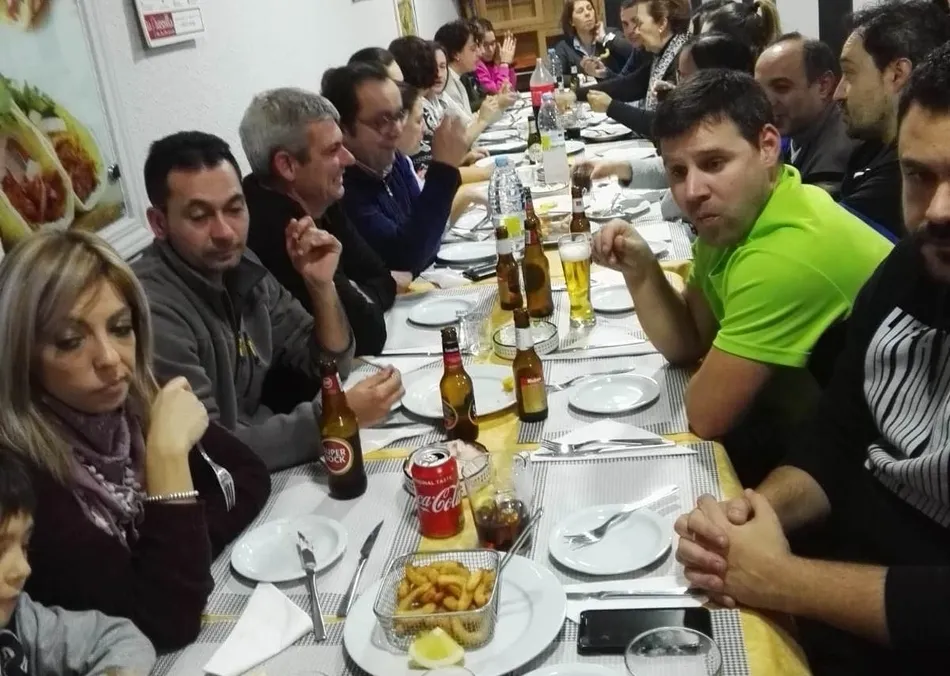 Foto 5 - El Benjam&iacute;n A del III Columnas termina el a&ntilde;o con un partido contra sus familias  