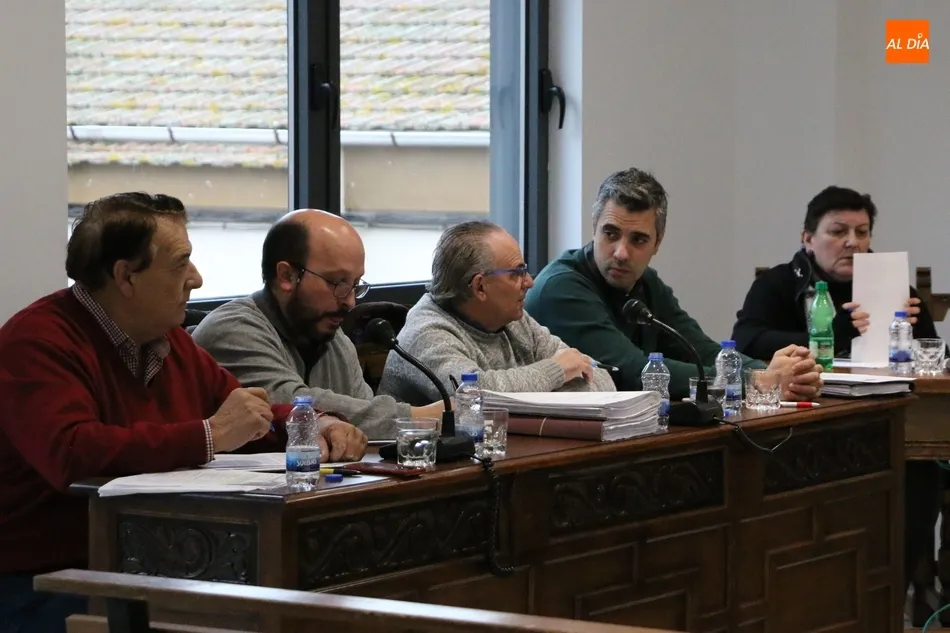Foto 6 - El equipo de Gobierno aprueba 84.000 euros para devolver lo cobrado por las sepulturas  