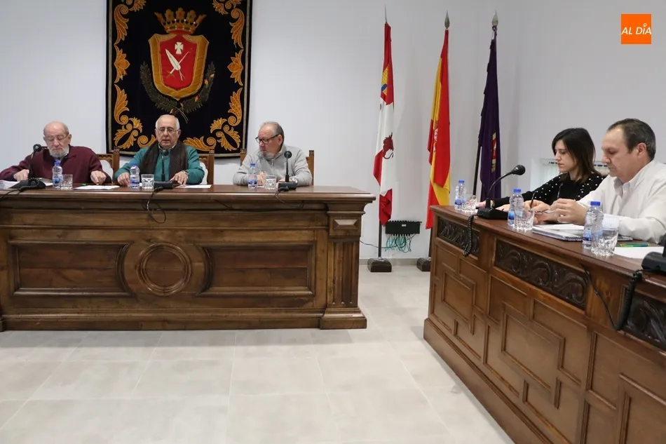 Foto 4 - El equipo de Gobierno aprueba 84.000 euros para devolver lo cobrado por las sepulturas  