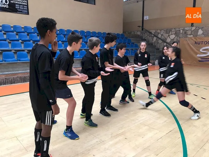 Foto 8 - Concluye con &eacute;xito el campamento de Navidad del Balonmano Ciudad de Salamanca